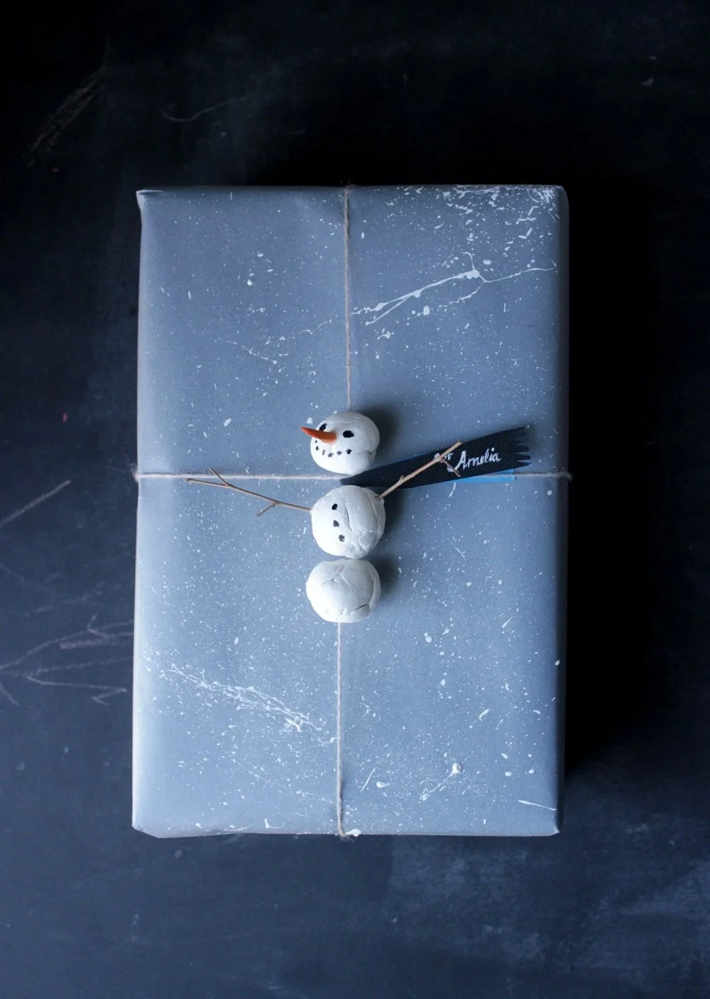 Easy snowman gift topper for holiday presents